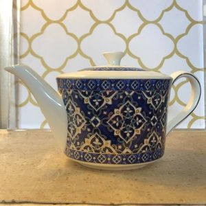 Grace’s Teaware tea pot. Blue and silver design. Gently used. Great condition.